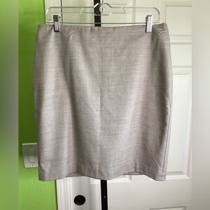 Banana Republic Elegant Gray Pencil Skirt, size 10, NWT